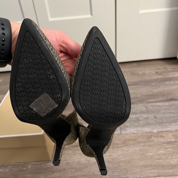 Michael Kors Nathalie Flex High Pump - Size 8.5 gold mesh - Picture 4 of 4